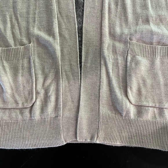 89th & Madison Cardigan natural color with snake print back Size Small - Picture 11 of 13